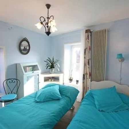 Confortable A Remiremont, Proche Centre Et Commerces, Garage Et Wifi Inclus - Fr-1-589-132 * Remiremont