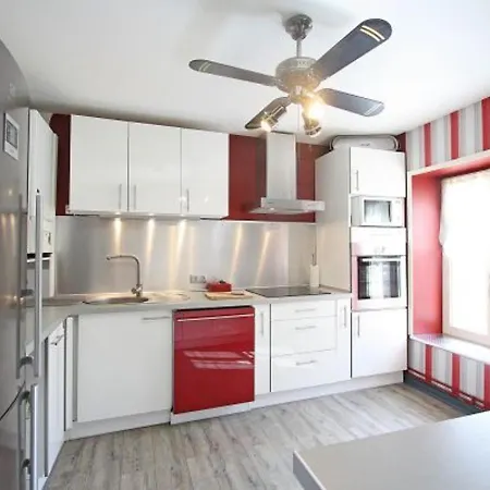 Confortable à Remiremont, Proche Centre Et Commerces, Garage Et Wifi Inclus - Fr-1-589-132 Appartement Remiremont