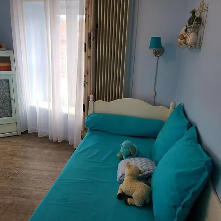 Confortable A Remiremont, Proche Centre Et Commerces, Garage Et Wifi Inclus - Fr-1-589-132 Apartment *