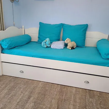 Confortable A Remiremont, Proche Centre Et Commerces, Garage Et Wifi Inclus - Fr-1-589-132